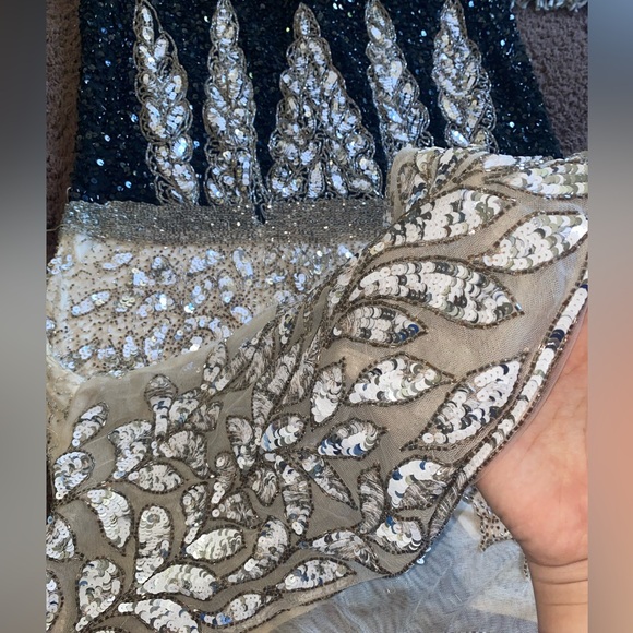 COPY - Selling this beautiful black/silver gown that has only been worn once. S… - Picture 9 of 12